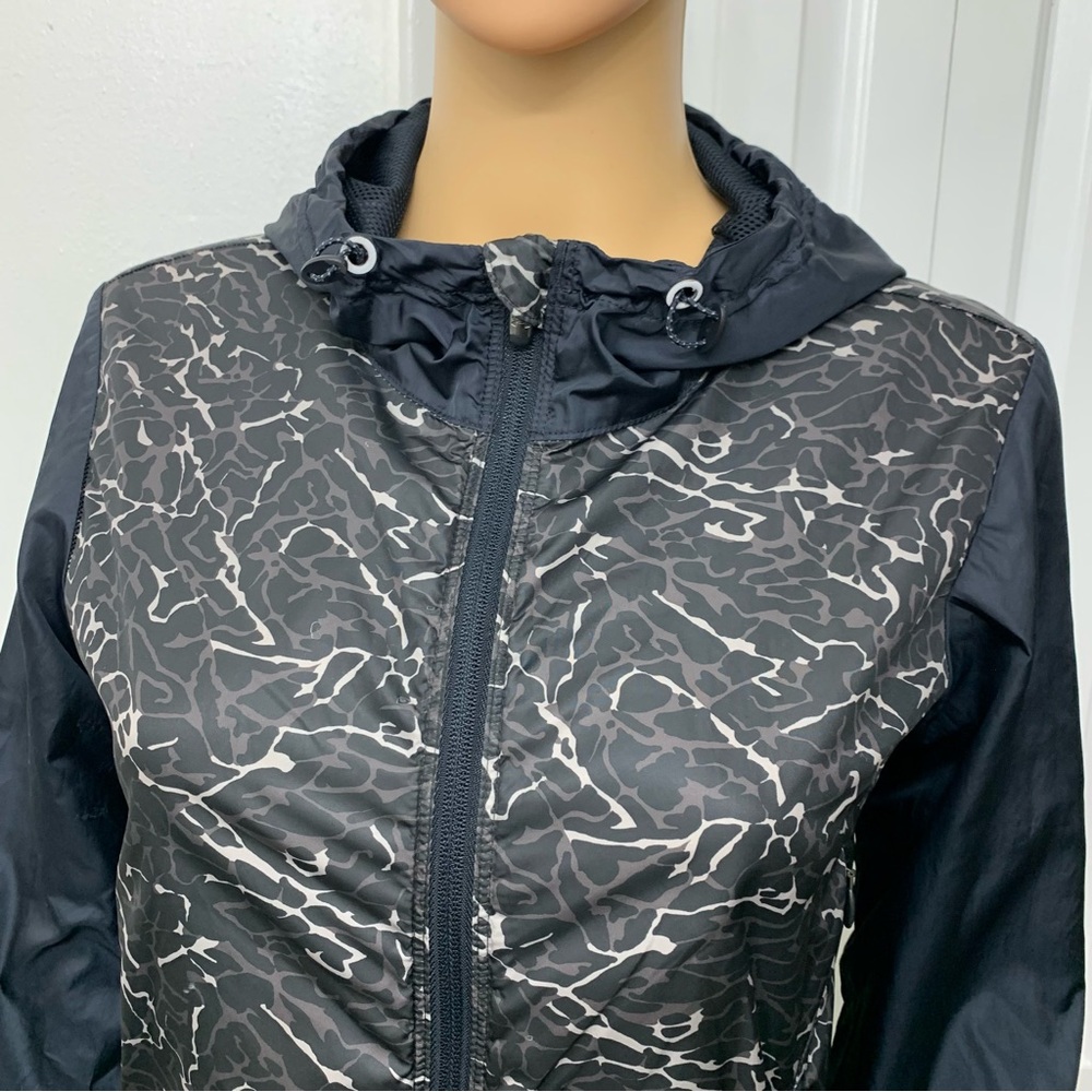 Under Armour Storm Camo Running Trail Jacket Lightweight Zip Up Hoodie size XS - Picture 10 of 14
